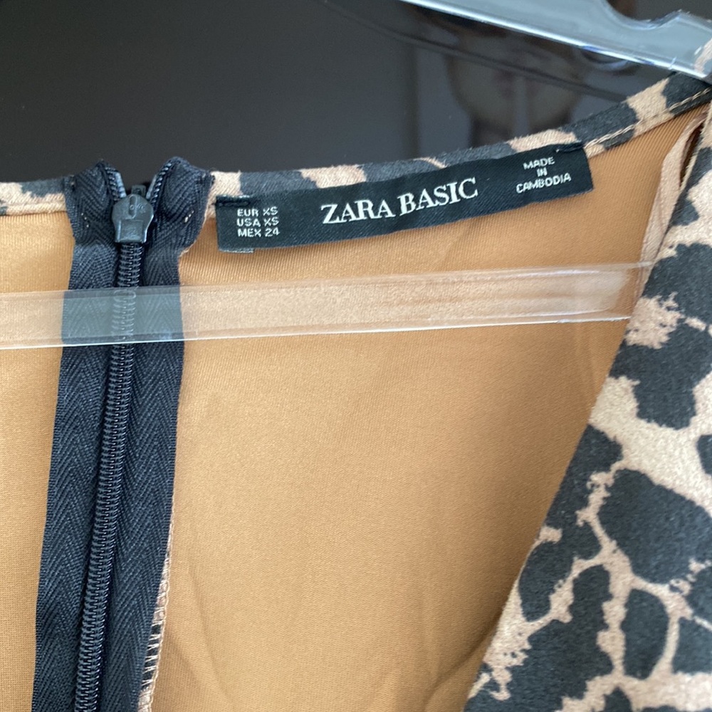 Zara Ruched Leopard Dress - Picture 4 of 6